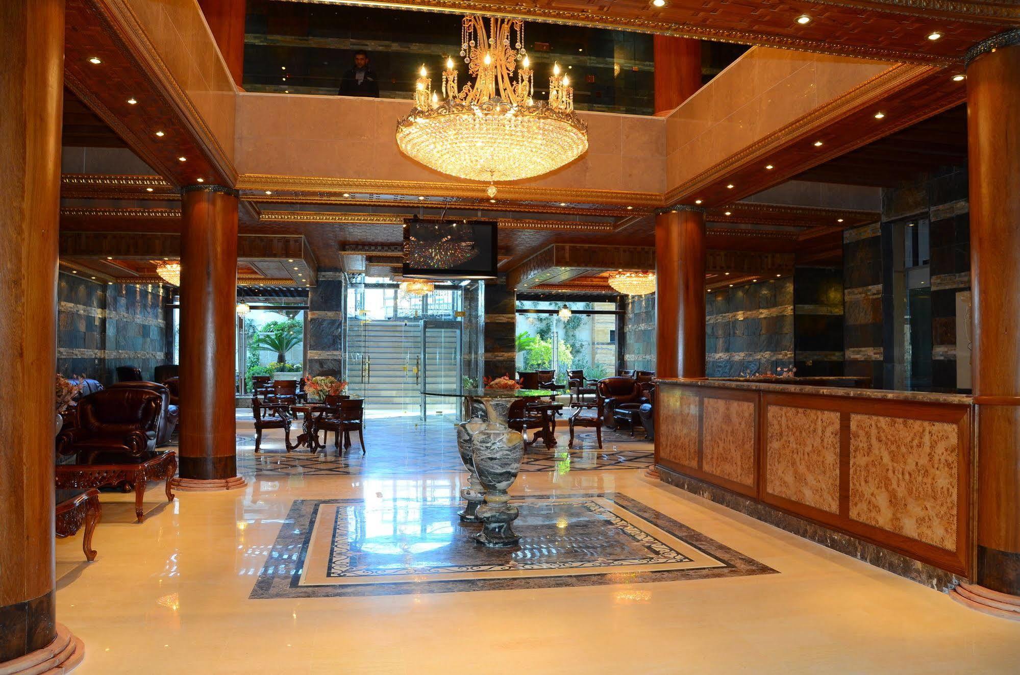 Jad Hotel Suites Amman Exterior foto