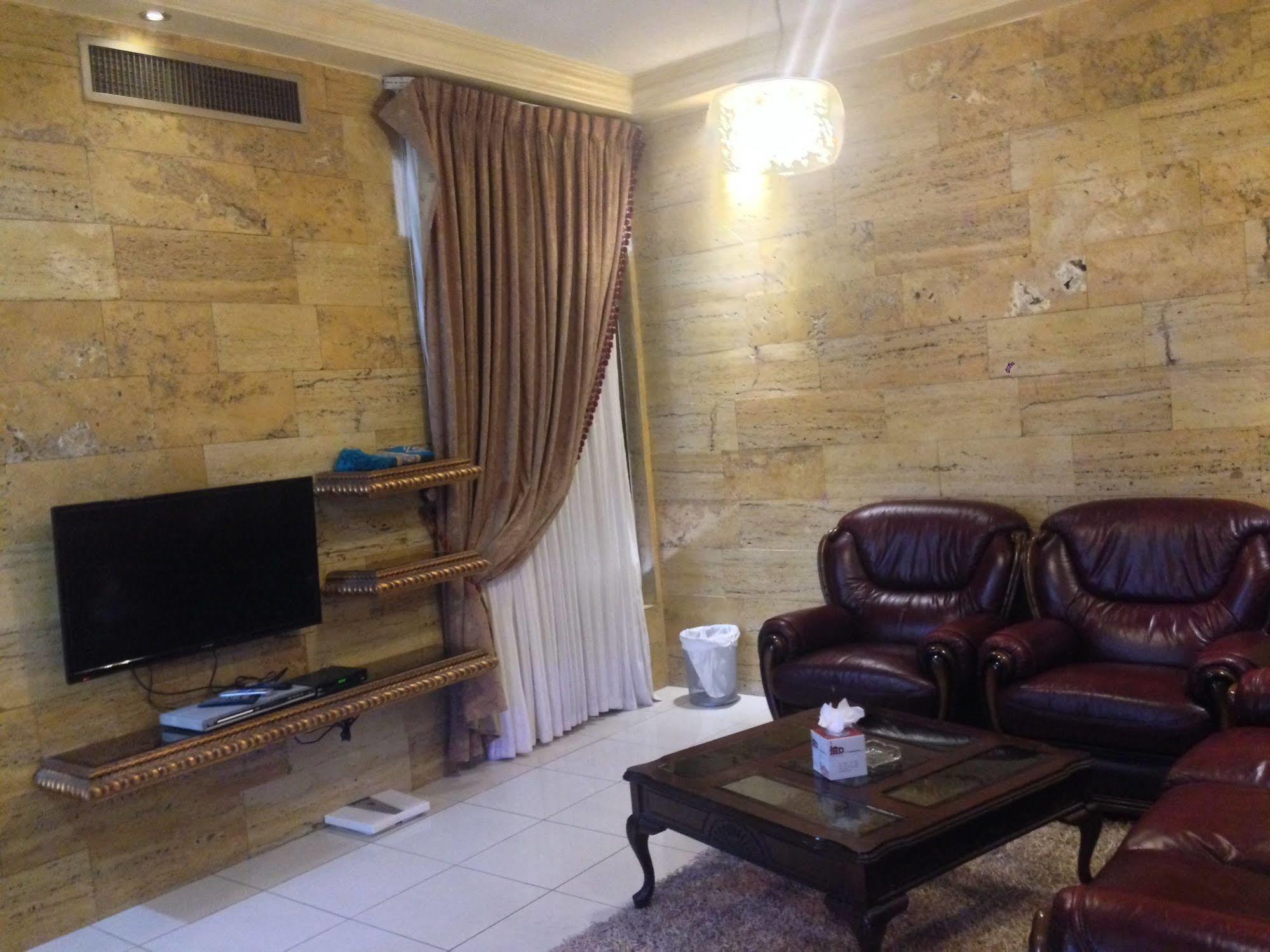 Jad Hotel Suites Amman Exterior foto