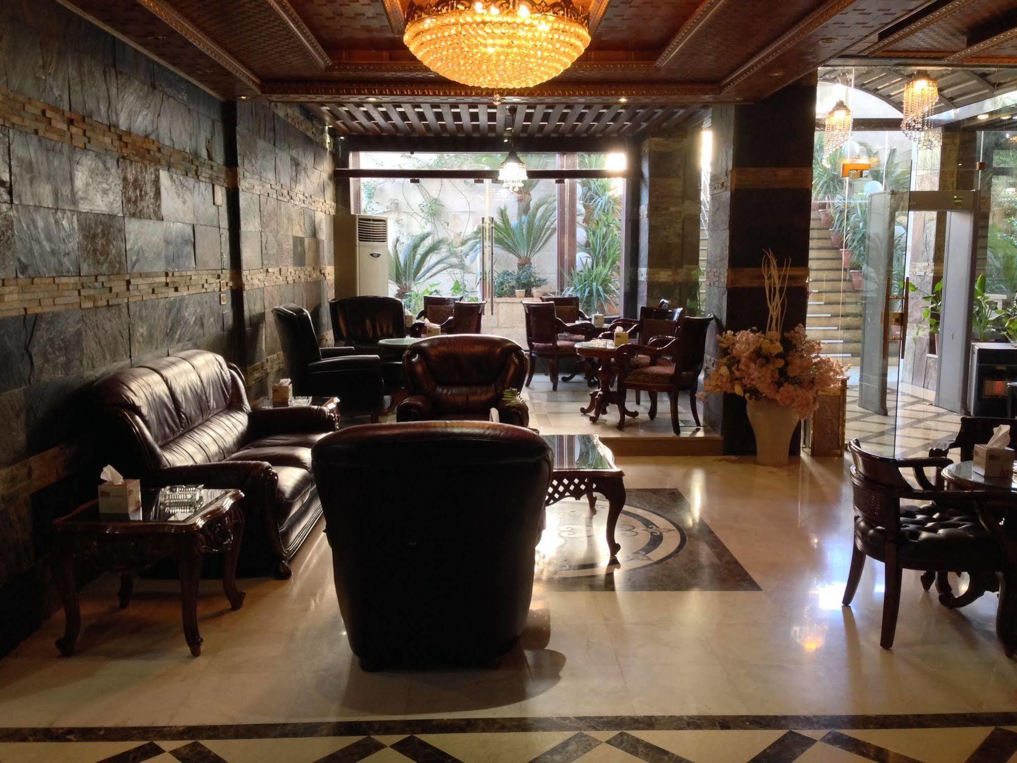 Jad Hotel Suites Amman Exterior foto